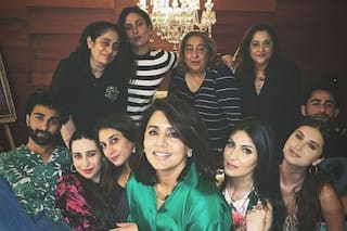 'Ma Familia': Kareena Shares a Family Get-Together Picture of The Kapoor Clan