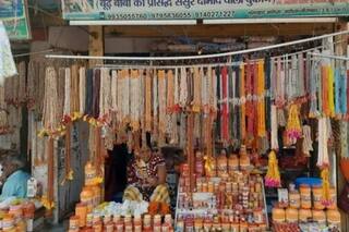 Here is Why Ayodhya's Chandan is Famous Among Devotees From Across The Nation
