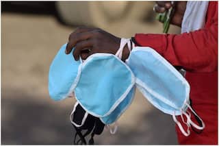 कोरोना के मामलों में उछाल के बाद फिर शुरू हो रही पाबंदियां, यहां मास्क किया गया अनिवार्य; सीएम ने मांगी रिपोर्ट