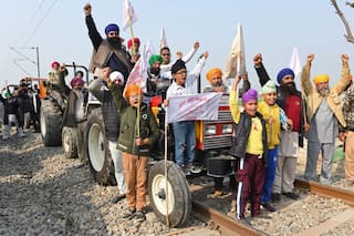 Samyukt Kisan Morcha Likely To Meet In Delhi Tomorrow To Re-Start Farmers    Protests: Report