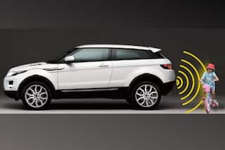 कार खरीदते समय इन सेफ्टी फीचर्स से न करें समझौता, आपको और परिवार को रखेंगे सुरक्षित