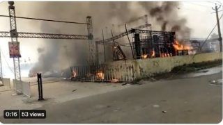 Huge Fire at Banquet Hall in Delhi's Rohini, 12 Fire Tenders Bring Blaze Under Control; 1 Injured