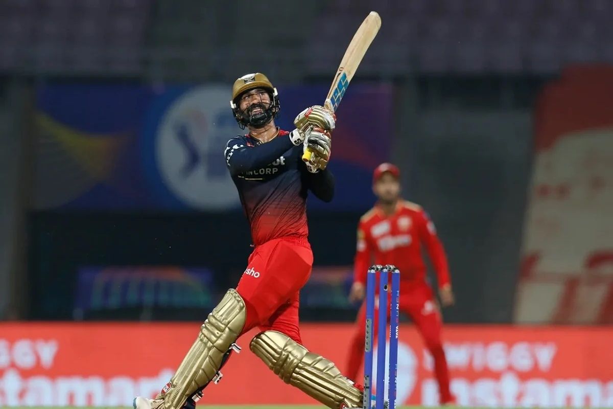 RCB vs KKR: Dinesh Karthik Picks Sunil Narine, Varun Chakravarthy as The X-Factor IPL 2022 | Royal Challengers Bangalore vs Kolkata Knight Riders