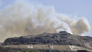 Watch: Billows of Smoke Erupts as Delhi's Ghazipur Landfill Continues to Rage