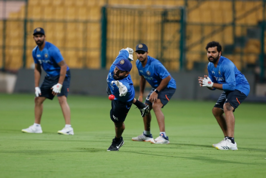 India vs Sri Lanka, 2nd Test: श्रीलंका के खिलाफ पिंक बॉल टेस्ट से पहले टीम इंडिया ने की नेट प्रैक्टिस
