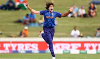 Jhulan Goswami ने रचा इतिहास, महिला वनडे में 250 विकेट लेने वालीं दुनिया की पहली गेंदबाज