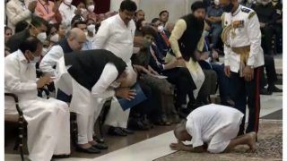 Take a Bow: Heartwarming Video Of Yoga Legend Swami Sivananda Receiving Padma Shri | Watch