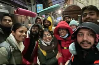 Art Of Living Volunteers In Europe Reach Out To Help Stranded Indian Students In Ukraine