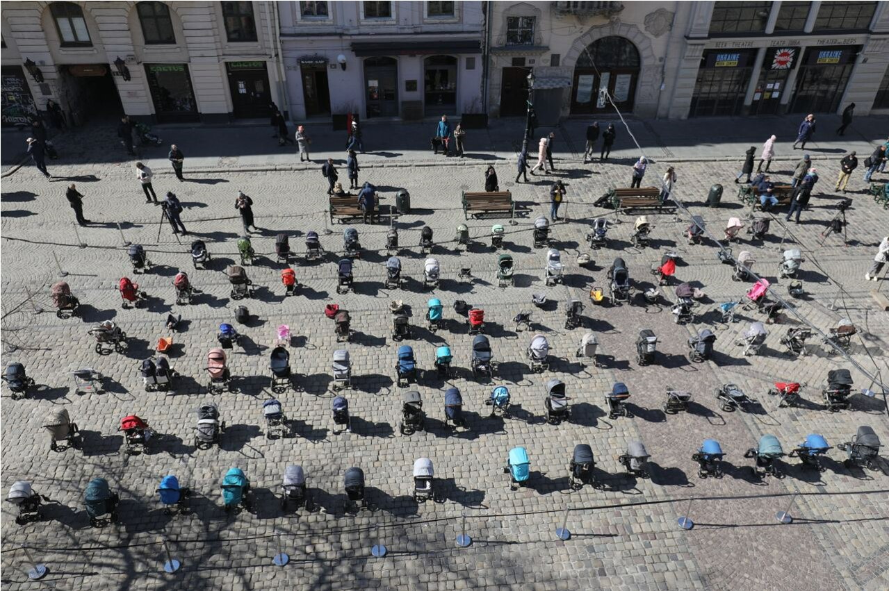 Video: Empty Strollers Lined Up In Lviv   s Central Square As Symbol Of Children Killed In Ukraine Amid War | WATCH