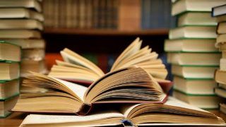 बिहार : किताबों में दिलचस्पी पैदा करने का अनूठा कार्यक्रम, 700 से ज्यादा लोगों ने एक साथ पढ़ी किताबें