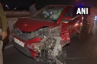 Speeding Car Hits Auto Rickshaw in Delhi's Barapullah Flyover; One Killed, Four Injured