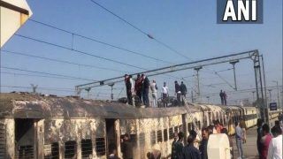 Video: Two Coaches Of Passenger Train Gutted In Fire In UP; Passengers Push Safe Compartments Away From Ones Ablaze | Watch