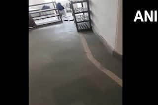 Hijab Controversy in MP: यूनिवर्सिटी में हिजाब पहने लड़की नमाज पढ़ते हुए Video  में आई नजर, मामला गर्माया