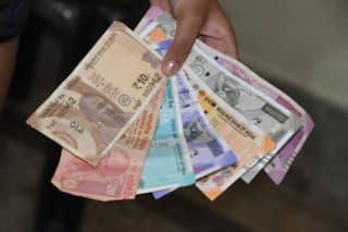 Indian Rupee Falls To Lifetime Low Of 76.98 Per Dollar Amidst Russia Ukraine War