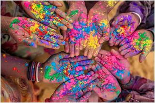 Holi Special Horoscope: Happiness Awaits These 2 Zodiac Signs