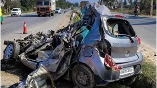 UP Hindi News: पूर्वांचल एक्सप्रेस-वे पर दर्दनाक सड़क हादसा, डंपर से टकराई तेज रफ्तार कार, चार लोगों की मौत