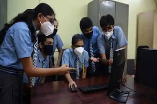 Bihar Matric Result 2022: मैट्रिक परीक्षा टॉप करने वालों की चांदी! रुपयों के साथ इनामों की बारिश, जानें क्या-क्या मिलेगा