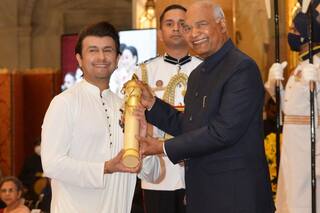 ...जब गुस्से में सोनू निगम ने पद्मश्री अवॉर्ड लेने से कर दिया था इनकार, अब राष्ट्रपति कोविंद ने किया सम्मानित