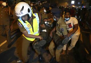 श्रीलंका ने खुद को दिवालिया घोषित किया, बयान जारी कर कहा-हम 51 हजार डॉलर का विदेशी कर्ज नहीं चुका पाएंगे