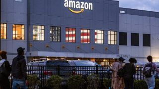 Amazon Seeks to Overturn Union Win, Says Vote Was Tainted