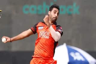 Bhuvneshwar Kumar ने IPL में रच दिया इतिहास, पावरप्ले में सर्वाधिक विकेट झटकने वाले गेंदबाज