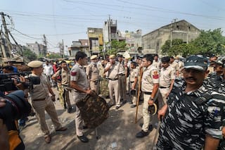Amit Shah Directs Delhi Police To Take Stern Action Against Culprits in Jahangirpuri Incident | Top Developments