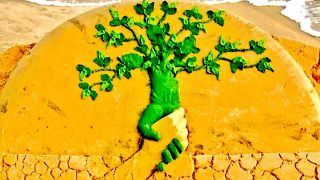 Earth Day 2022: Sudarsan Pattnaik Creates Stunning Sand Art to Generate Awareness About Environment