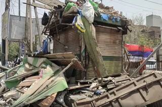 जहांगीरपुरी में अतिक्रमण अभियान के बाद फूटा दुकानदारों का गुस्सा, कार्रवाई को बताया 'एकतरफा'