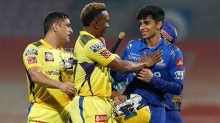MS Dhoni: एक शांत भिक्षु, मैदान पर बिजली की रफ्तार से चलते हैं, जिसके हाथ
