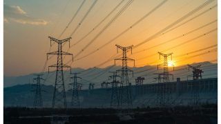 'तेल के दामों की तरह क्या कोयले की कमी के लिए भी राज्य जिम्मेदार?', बिजली संकट को लेकर सरकार पर शिवसेना का वार