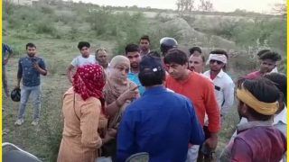 पत्नी को गोवर्धन परिक्रमा की कह प्रेमिका के साथ घूमने निकला राजस्थान पुलिस का जवान, रंगे हाथों पकड़े जाने पर चप्पलों से हुई पिटाई
