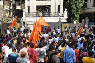 Hanuman Chalisa Row: 6 Shiv Sena Workers Arrested For Creating Ruckus Outside Navneet And Ravi Rana's Home