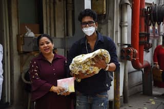 Mommy Bharti Singh Takes Newborn Home, Gets Clicked With Baby And Haarsh Limbachiyaa - Viral Video