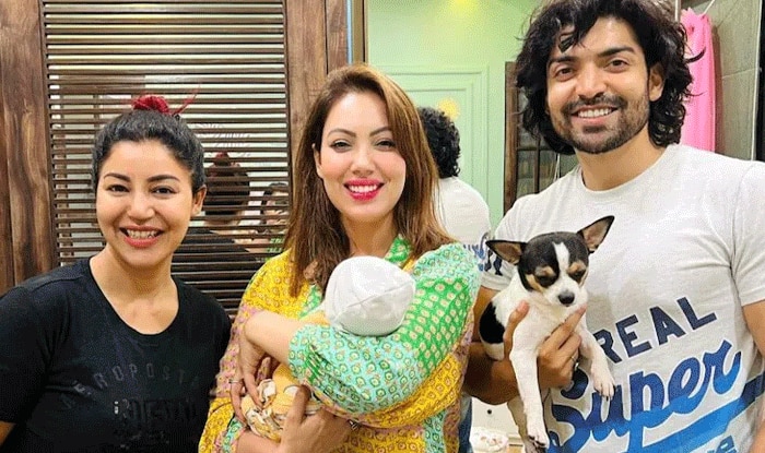 तारक मेहता की 'बबीता जी',  गुरमीत चौधरी-देबिना बनर्जी के न्यू बोर्न बेबी से मिलने पहुंची, लोग बोले- मौसी बन गईं