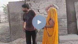 Woman Thrashes Eve-Teaser With Chappal in Full Public View in UP's Jhansi, Video Goes Viral | Watch