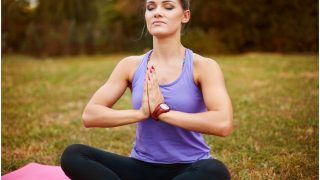 Try These 5 Yoga Exercises For Prominent Jawline and Chiseled Cheekbones