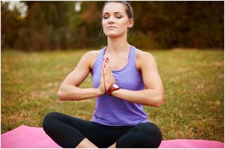 Try These 5 Yoga Exercises For Prominent Jawline and Chiseled Cheekbones
