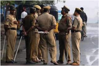 Mumbai: 4 MNS Workers Held For Playing 'Hanuman Chalisa' on Loudspeaker Outside Sena Bhavan in Dadar
