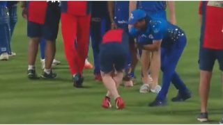 IPL 2022: Twitterverse React to Jonty Rhodes Touching Sachin Tendulkar's Feet- Sachin is Emotion, Sachin is God