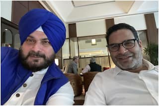 Prashant Kishor से मिले नवजोत सिद्धू, Photo ट्वीट कर कहा- 'पुरानी शराब और पुराने दोस्त सबसे अच्छे'