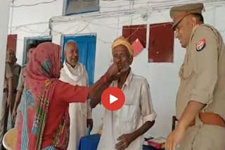 Dada Dadi Ka Video: झगड़े के बाद पुलिस स्टेशन पहुंच गए दादा-दादी, फिर जैसे समझौता हुआ वो देखने लायक है- देखें वीडियो