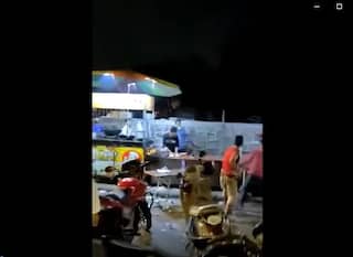 Viral Video: Remember Chaat Brawl? Now Two Groups Fight Over Momos in Mumbai's Powai