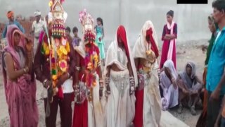 MP Tribal Man Marries His 3 Girlfriends in The Same Mandap, Was In A Live-in Relationship For 15 Years