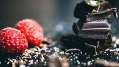 World Chocolate Day 2022 : लटके पेट को कम करने के लिए डार्क चॉकलेट का ऐसे करें सेवन, जानें कितनी मात्रा में खाएं