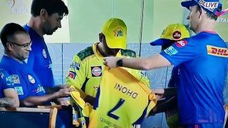 THALA For a Reason! MS Dhoni's Heartwarming Gesture Towards Shane Bond Reeks of Greatness