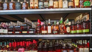 Why Is Delhi Facing A Liquor Store Crunch | EXPLAINED