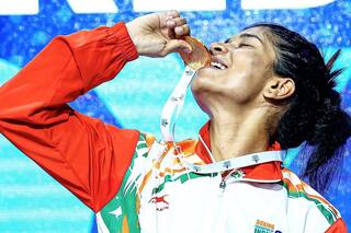 Nikhat Zareen EXCLUSIVE- वर्ल्ड चैंपियनशिप में गोल्ड मेडल जीतने वाली निकहत जरीन बोलीं, रात भार मेडल साथ लेकर सोई