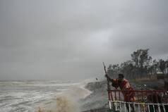 Cyclone Alert: Heavy Rainfall Warning For Andhra Pradesh, Odisha And West Bengal As East Cost Braces For Storm