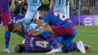 La Liga: Barcelona’s Ronald Araujo Exits Field in Ambulance After Concussion | WATCH VIDEO