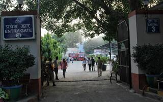 Fire Erupts in Delhi's Safdarjung Hospital, No Injury Reported